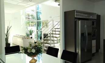 Imagem 2: Casa de luxo para aluguel no centro de Balneário Camboriú