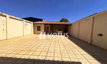 Imagem 3: Casa para aluguel tem 234 m² com 04 quartos no Bairro Custódio Pereira em Uberlândia - MG