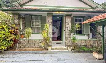 Imagem 2: Casa à venda com 3 quartos, 116m² - Centro - Petrópolis/RJ