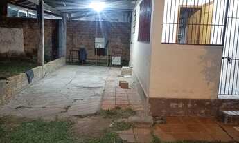 Imagem 2: Casa de esquina Casa com 3 dormitórios