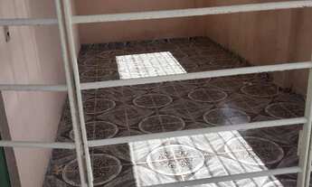 Imagem: Alugo uma casa no primeiro andar