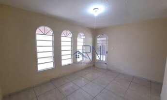 Imagem: Casa com 3 quartos, sendo 1 suíte para