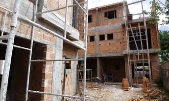 Imagem: SOBRADO A VENDA NO BAIRRO UBERABA, CURITIBA