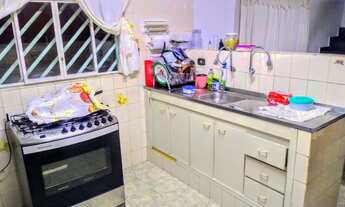 Imagem 5: Sobrado para aluguel possui 225 metros quadrados com 3 quartos