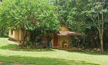 Imagem 2: Terreno Excelente de 65.000m² com Três Casas Lagoa e Riacho