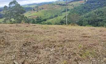 Imagem 2: Descubra o Paraíso: Terreno Top em Mairiporã! Visite já nosso Chácara Show!"