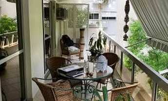 Imagem: Imóvel no Alto Leblon com lindos jardins