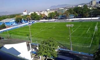 Imagem: Prédio com quatro apartamentos na 25 de