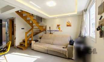 Imagem 3: Casa em condomínio, possui 2 dormitórios, sala para 2 ambientes e 1 vaga