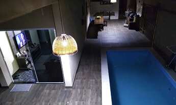 Imagem: Casa com piscina, ótima localização