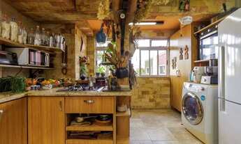 Imagem 1: Apartamento reformado com dois quartos e uma suíte