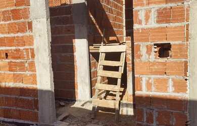 Imagem 7: Vendo lote com casa a terminar