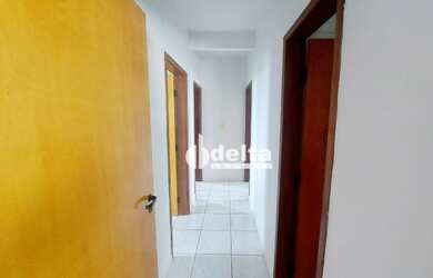 Imagem 5: Apartamento com 3 dormitórios para alugar, 98 m² por R$ 1.300,00/mês - Brasil - Uberlândia