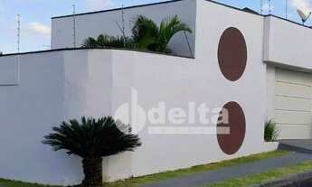 Imagem 2: Casa com 2 dormitórios à venda, 178 m² por R$ 590.000,00 - Cidade Jardim - Uberlândia/MG