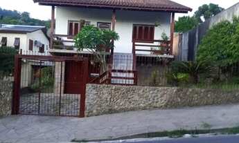 Imagem 2: Excelente Casa - 175m², 3 dormitórios, sendo 1 suites, 3 vagas - Vila Nova, Porto Alegre