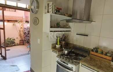 Imagem 7: CASA EM CONDOMÍNIO NO BAIRRO GLORIA COM 4 DORMITÓRIOS