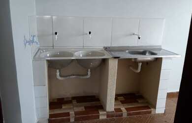 Imagem 4: Alugo Apartamento 2 quartos, sala, 1 banheiro e cozinha junto com área de serviço