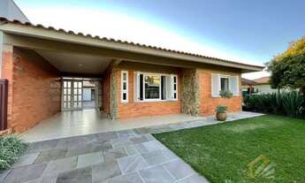 Imagem 1: Casa e Sobrado de 4 dormitórios à Venda - Xangri-lá