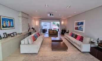 Imagem 2: Casa de condomínio sobrado para venda possui 550 metros quadrados com 4 quartos