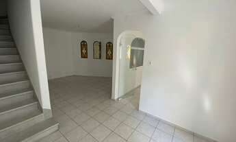 Imagem 7: Sobrado para venda tem 161 metros quadrados com 3 quartos em Ponta da Praia - Santos - SP