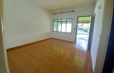 Imagem 3: Térrea para venda possui 250 metros quadrados com 3 quartos