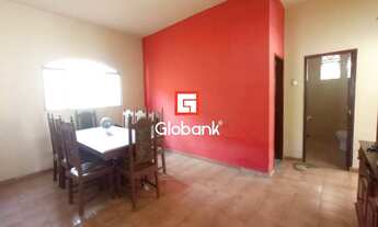 Imagem 5: Casa em Montes Claros, no bairro Conjunto Cristo Rei, à venda