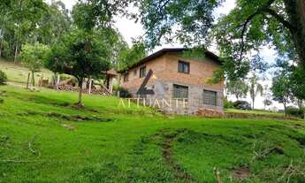 Imagem 1: Refúgio perfeito para sua família nesta encantadora chácara de 9 hectares