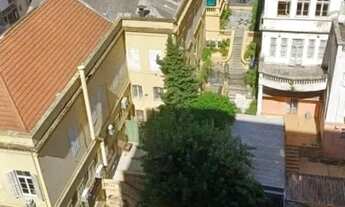 Imagem 7: Bom apartamento no 10º andar, lateral, com orientação solar norte e área útil de 76m². O i