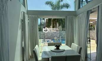 Imagem 7: Luxuosa Casa Triplex com 4 Suítes, Piscina e Área Gourmet em Condomínio Fechado