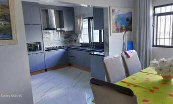 Imagem 4: Casa com 220m2no jd libedade em maringa c/terreno de 364m2 valor 775.000 a/c troca