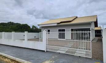 Imagem 2: Casa de 03 dormitórios no bairro Praia de Fora em Palhoça-SC