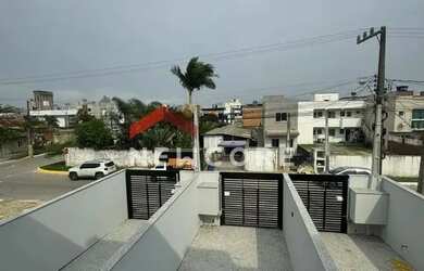 Imagem: Sobrado em Rua 408 - Morretes - Itapema/SC