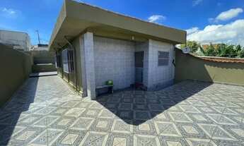 Imagem 2: Casa com 3 Dorms (1 Suíte), 182m² de Área Construída e Terreno de 300m²