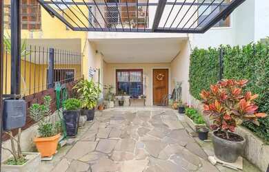 Imagem 3: No Bairro Vila Nova na Rua Giobatta Giuseppe Petracco , 237 Casa estilo sobrado com 2 Dorm