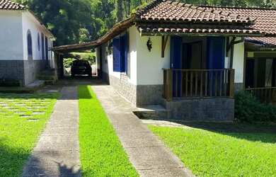 Imagem 3: Mini Sitio em cond. fechado, e se localiza a 3 km do P. Nacional da Serra dos órgãos