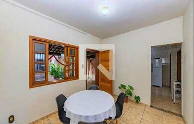 Imagem: Casa à Venda - Havaí, 3 Quartos, 374 m2