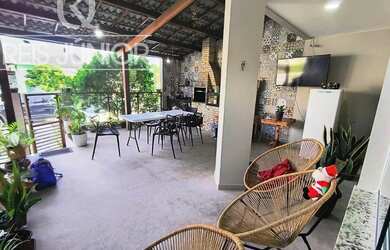 Imagem: 4 Quartos, piscina privativa, energia solar