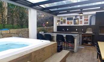 Imagem 4: Casa de condomínio para venda tem 220 metros quadrados com 3 quartos