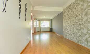 Imagem 3: Sobrado para venda tem 210 metros quadrados com 3 quartos em Uberaba - Curitiba - PR