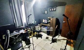 Imagem 4: Casa com 3 dormitórios à venda, 120 m² por R$ 740.000,00 - Cidade Jardim - Uberlândia/MG