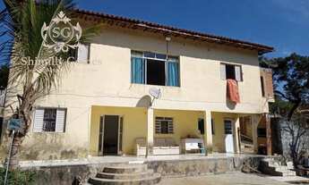 Imagem: 3.200 m², 04 dormitórios, piscina e corrego