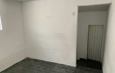 Imagem 3: Casa para aluguel possui 40 metros quadrados com 1 quarto em Jardim Armênia - Mogi das Cru