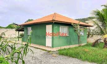 Imagem 4: Casa a venda, com 2 dormitórios e amplo quintal. Alto do Ribeirão, Florianópolis/SC