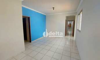 Imagem 2: Apartamento com 3 dormitórios para alugar, 98 m² por R$ 1.300,00/mês - Brasil - Uberlândia