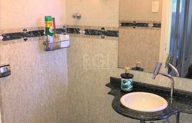 Imagem 6: Casa à venda - 230m², 4 quartos, sendo 2 suítes, churrasqueira, piscina e 03 vagas de gar