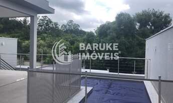 Imagem 2: Sobrado com 3 quartos sendo 1 suíte e 2 demi-suíte, cozinha com armários planejados, pisci