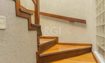 Imagem 7: Casa à venda - 230m², 4 quartos, sendo 2 suítes, churrasqueira, piscina e 03 vagas de gar