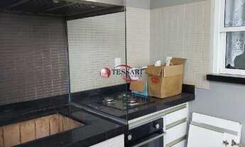 Imagem 6: Locação - Casa em Condomínio - 3 Suítes com armários, 3 banheiros, sala de 2 ambientes