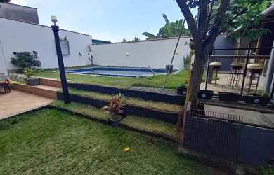 Imagem 5: Ph- Alugo casa com piscina com ótima localização em Chácara Parreiral!!