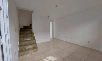 Imagem 2: Casa residencial em Vila - Venda